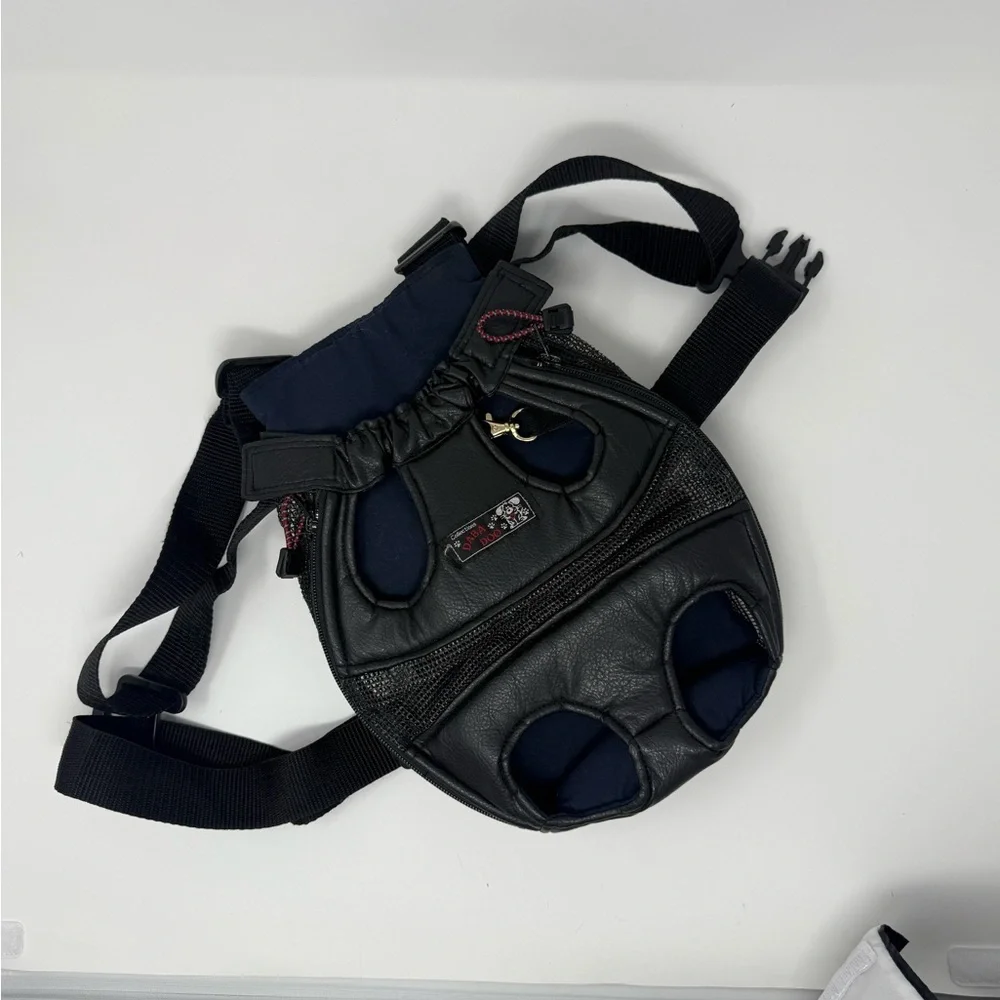 Pet Backpack Carrier. Zip & Velcro Closures. Inside Safety Hook. Adjustable.